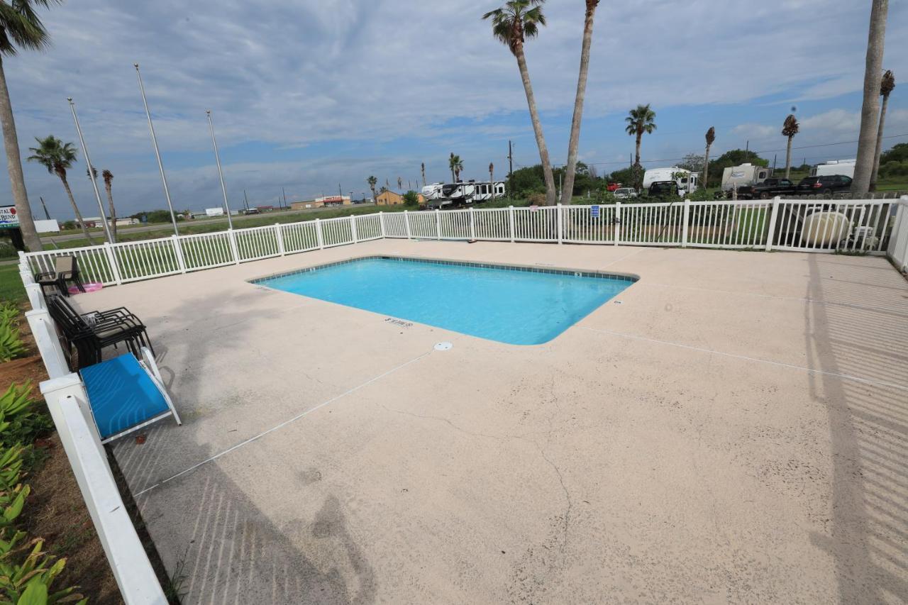 Coastal Bend At Seadrift, Motel & Rv Park Bagian luar foto