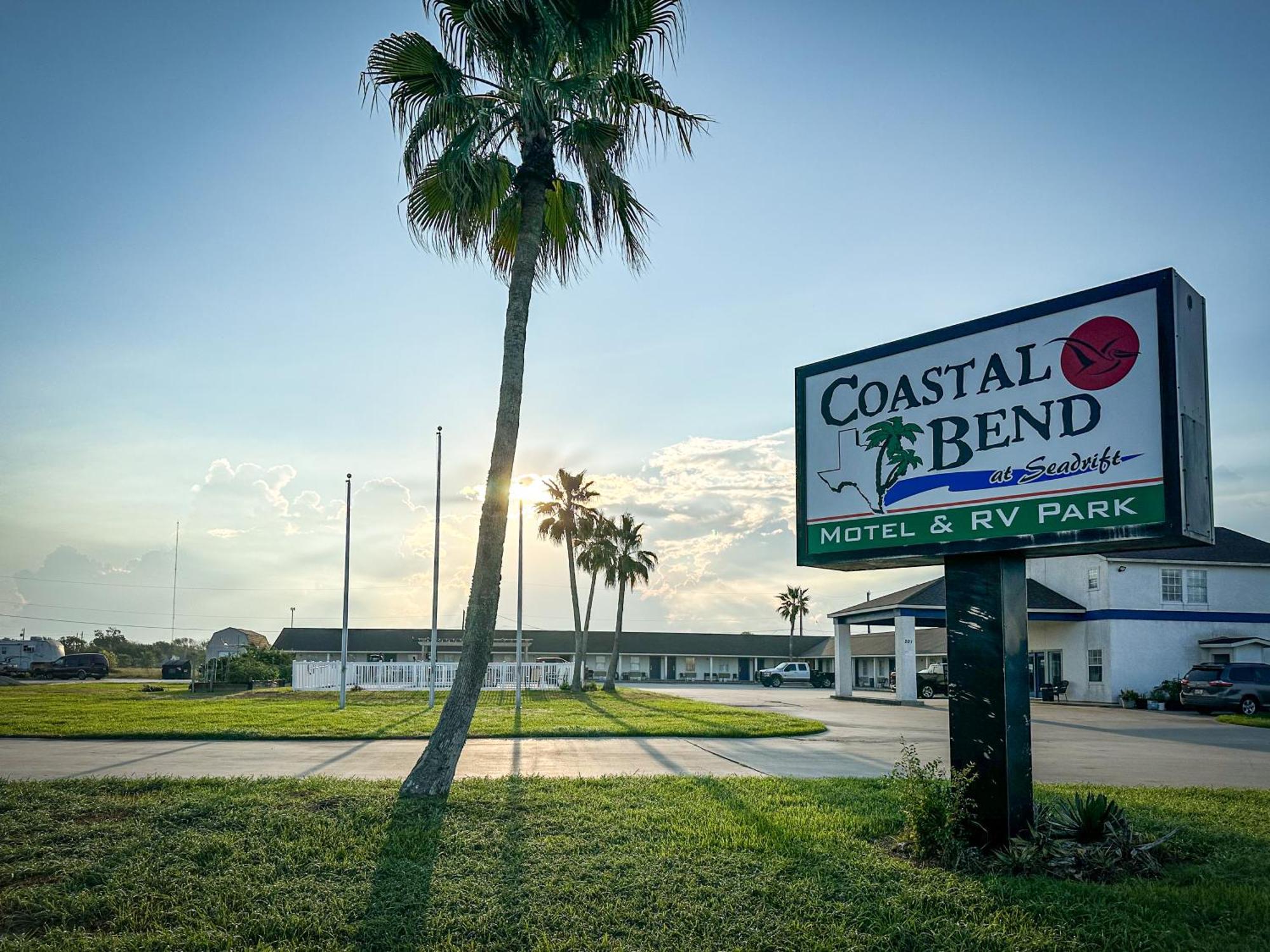 Coastal Bend At Seadrift, Motel & Rv Park Bagian luar foto
